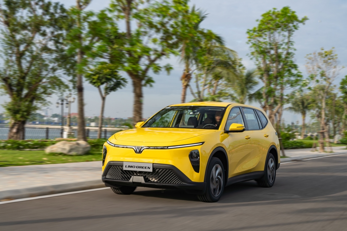 Limo Green 'bùng nổ' với gần 10.000 xe bàn giao trong tháng, giúp VinFast phá kỷ lục doanh số Limo Green 'bùng nổ' với gần 10.000 xe bàn giao trong tháng, giúp VinFast phá kỷ lục doanh số