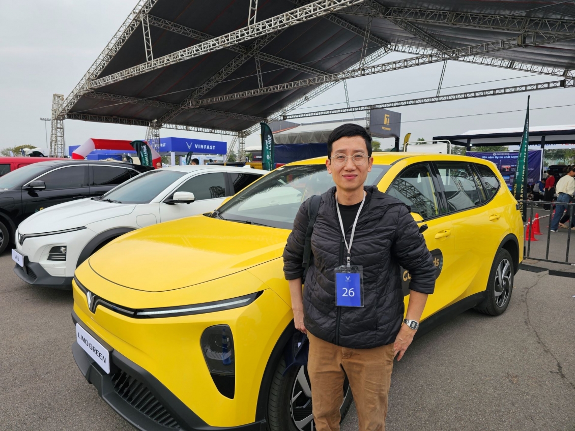 Khách hàng Việt: Lái thử một vòng là biết ngay vì sao Limo Green là MPV phổ thông của năm Khách hàng Việt: Lái thử một vòng là biết ngay vì sao Limo Green là MPV phổ thông của năm