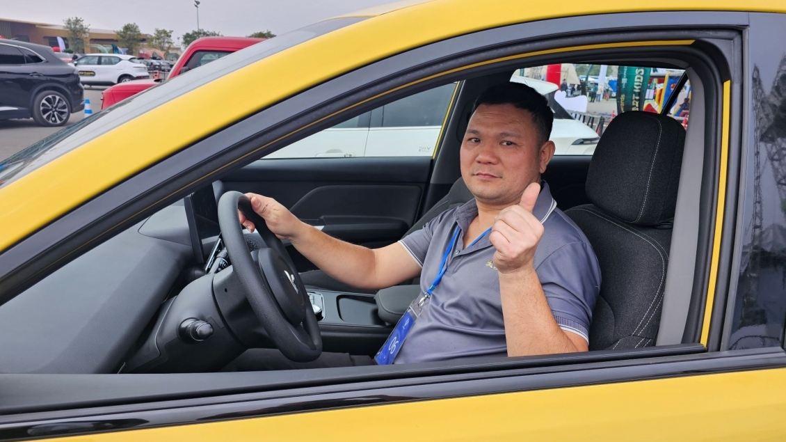 Khách hàng Việt: Lái thử một vòng là biết ngay vì sao Limo Green là MPV phổ thông của năm