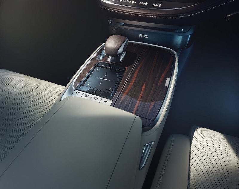 lexus ls 2018 trinh lang