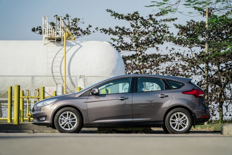 Ford Focus Trend 2017 giá 699 triệu tại Việt Nam