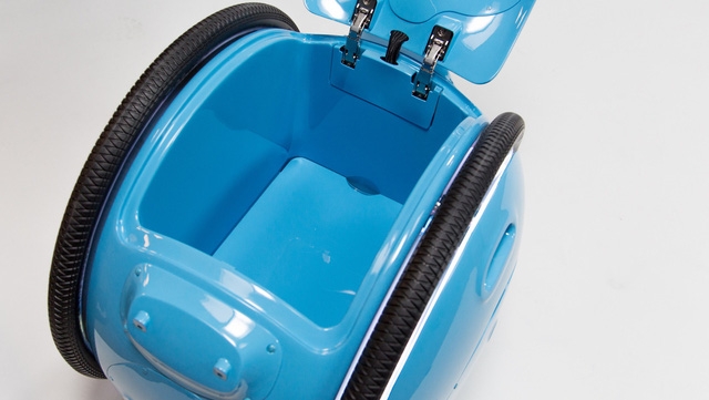 piaggio ra mat hai ro bot cho do tu dong chay theo nguoi