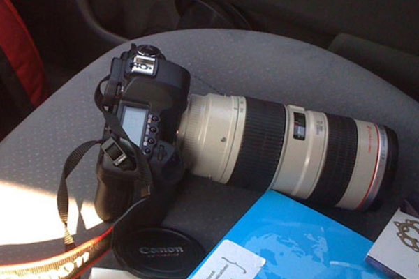 12 vat dung nen tranh de trong o to