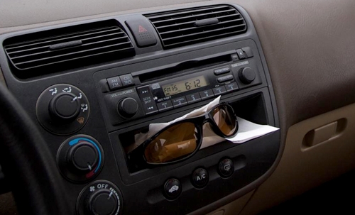 12 vat dung nen tranh de trong o to