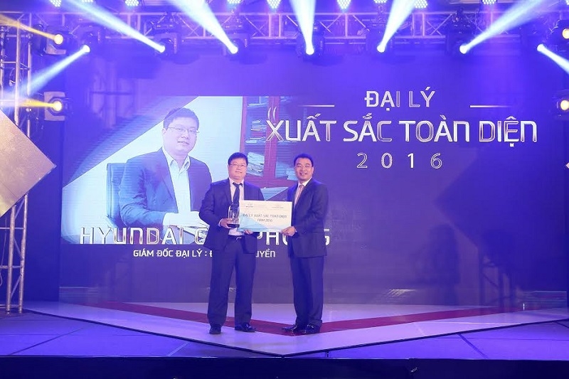 Hyundai Thành Công vinh danh 8 đại lý tiêu biểu năm 2016 hyundai thanh cong vinh danh 8 dai ly tieu bieu 2016