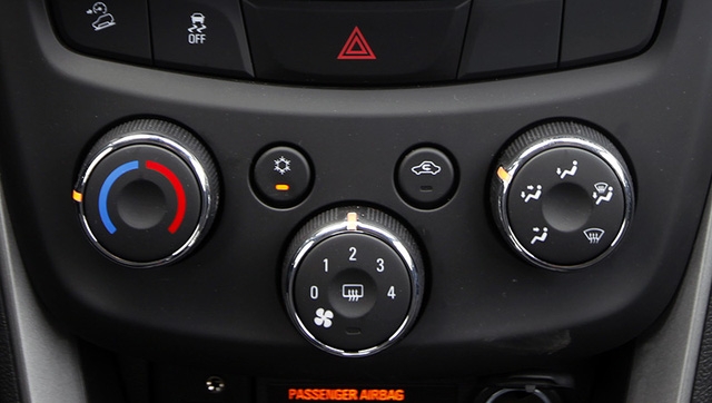 Xử lý kính lái bị mờ hơi nước do trời nồm xu ly kinh lai bi mo hoi nuoc do troi nom