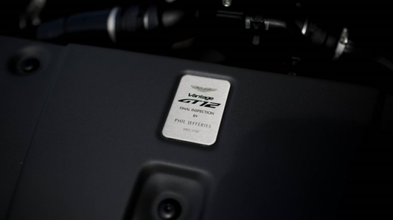 hang hiem aston martin duoc do doc dao