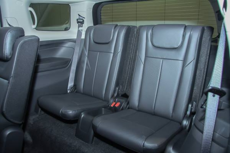 isuzu mu x ra mat tai viet nam voi gia tu 899 trieu dong