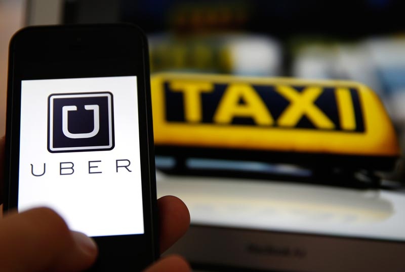 Giữa tháng 8, Uber và Grab giảm giá đến 30.000 đồng/chuyến
