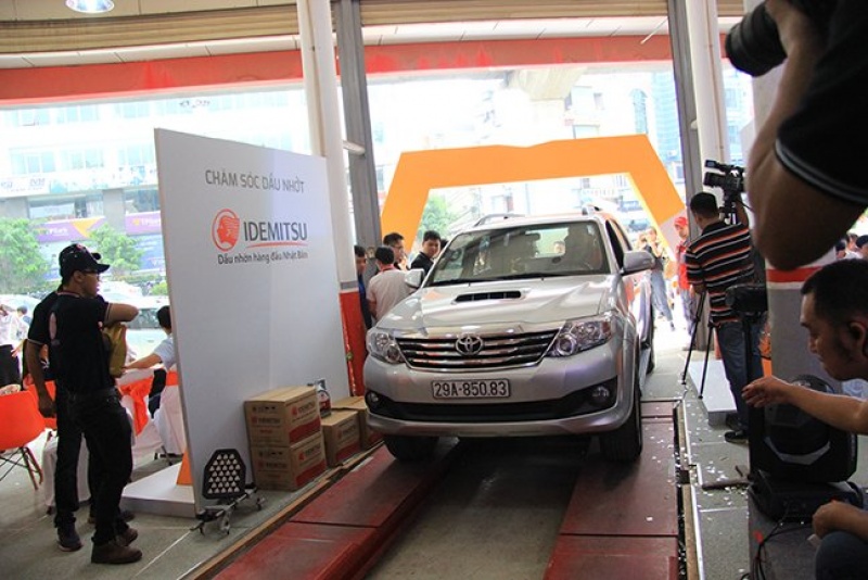 Thay dầu, bảo dưỡng ô tô toàn diện chỉ mất 200 nghìn thay dau bao duong o to toan dien chi mat 200 nghin