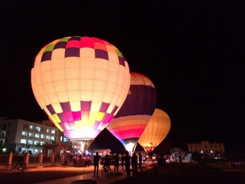 hoa minh vao cac le hoi o moc chau dip 29