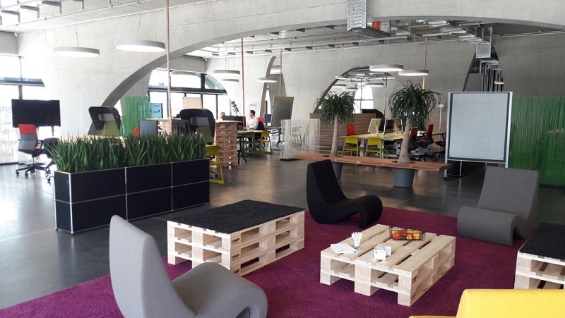 porsche day manh dau tu vao cong nghe di dong