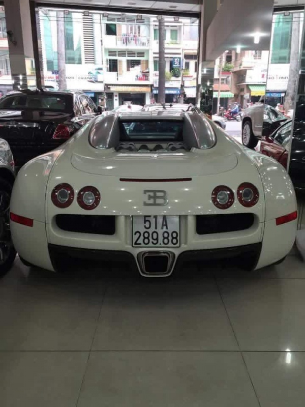 minh nhua rao ban bugatti veyron