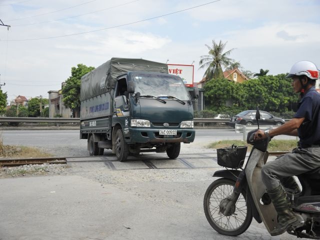 cach xu ly de tranh gap tai nan khi di qua duong sat