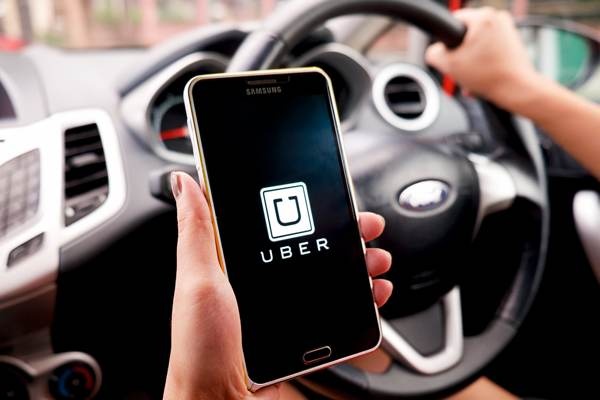 Manchester United hợp tác với Uber