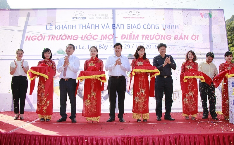 hyundai thanh cong xay dung truong mam non tai son la