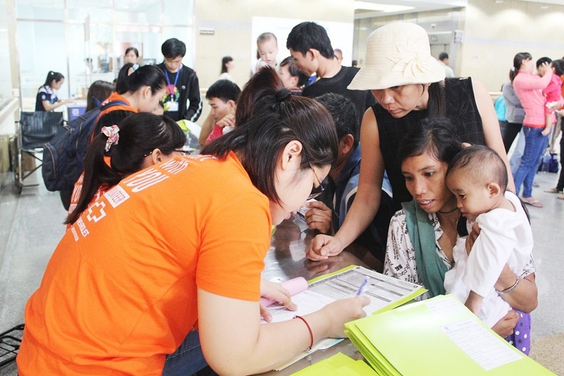 gm viet nam tai tro phau thuat cho tre em di tat ham mat