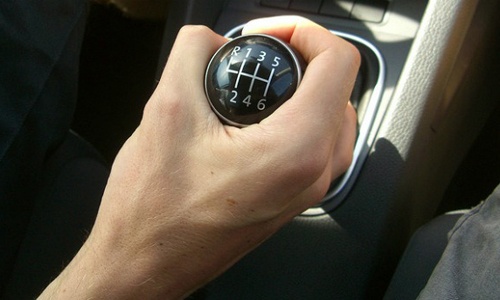 Bạn đã lái xe số sàn đúng cách? ban da lai xe so san dung cach