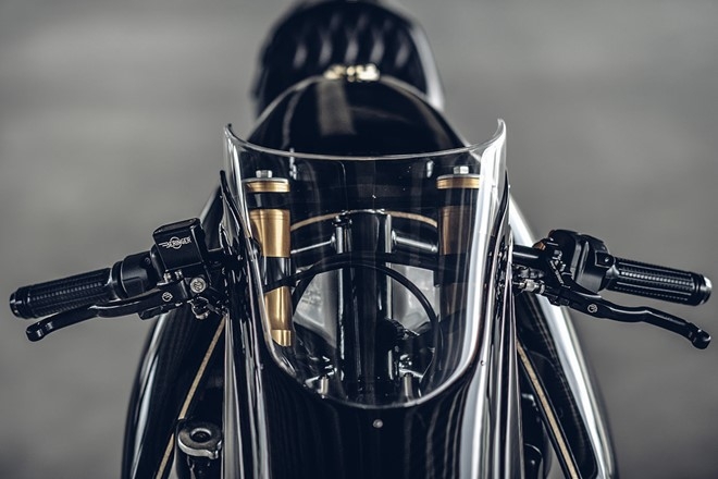 ngam mv agusta do cuc ngau