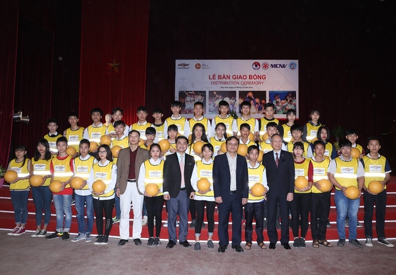 gan 6500 trai bong den tay hoc sinh dien bien