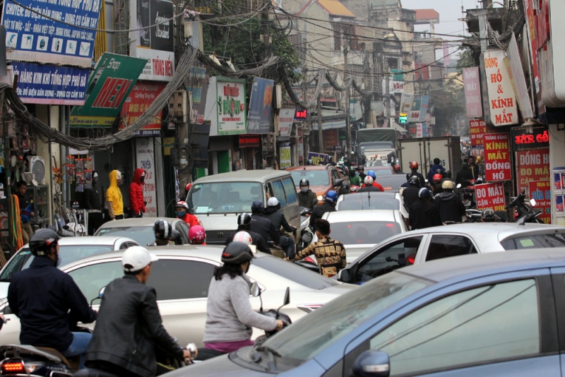 Tắc đường Hà Nội: 8 'điểm đen' ùn tắc mới, giáp Tết chớ dại đi qua