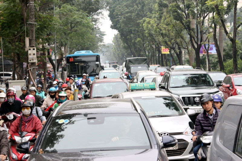 Tắc đường Hà Nội: 8 'điểm đen' ùn tắc mới, giáp Tết chớ dại đi qua