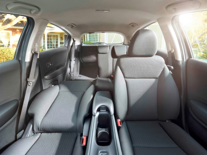 Ngày Valentine, tìm những mẫu ô tô thích hợp cho cặp đôi tại Việt Nam