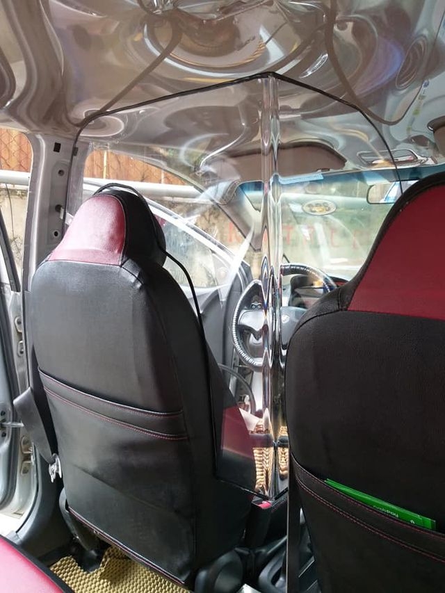 Trải nghiệm ô tô lắp khoang chắn bảo vệ tài xế ở Hà Nội
