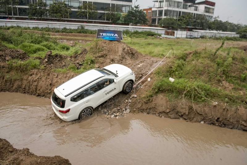 da nh gia xe nissan terra qua 5 ba i thu fortuner se kho c ro ng