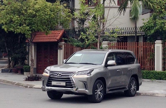 bo suu tap xe sang cua ong vuong truoc khi ben duyen vinfast lux sa20