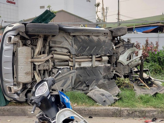 Từ vụ nữ tài xế xe Mercedes, làm sao để không đạp nhầm chân ga? Từ vụ nữ tài xế xe Mercedes, làm sao để không đạp nhầm chân ga?