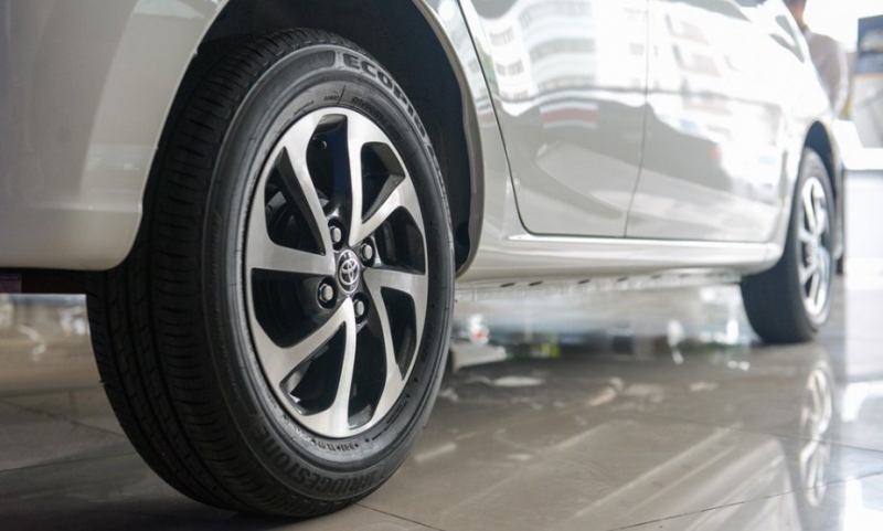 xe nho gia re chon honda brio hay toyota wigo tai viet nam