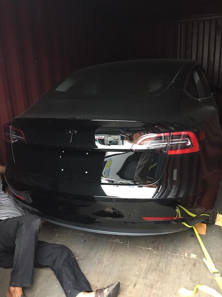 Xe điện Tesla Model 3 xuất hiện tại Việt Nam Xe điện Tesla Model 3 xuất hiện tại Việt Nam
