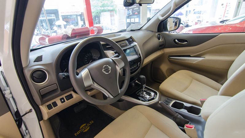 thang 5 nissan navara giam 20 trieu dong