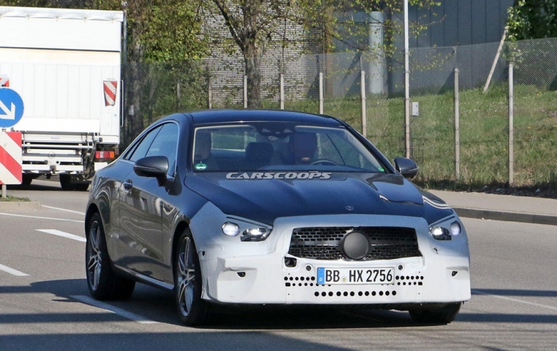 8 mau o to co lop nguy trang bat mat giong vinfast