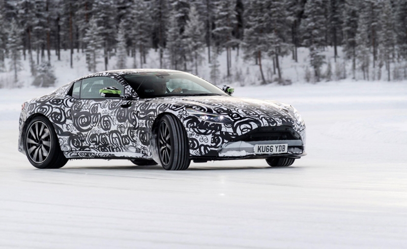 8 mau o to co lop nguy trang bat mat giong vinfast