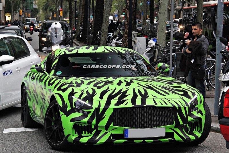 8 mau o to co lop nguy trang bat mat giong vinfast