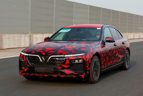 8 mau o to co lop nguy trang bat mat giong vinfast