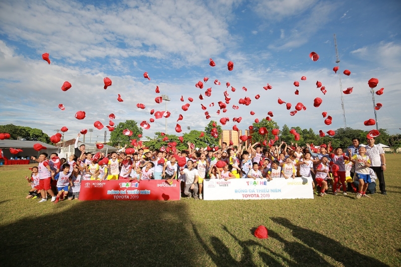 trai he bong da thieu nien toyota 2019 do bo vao nghe an