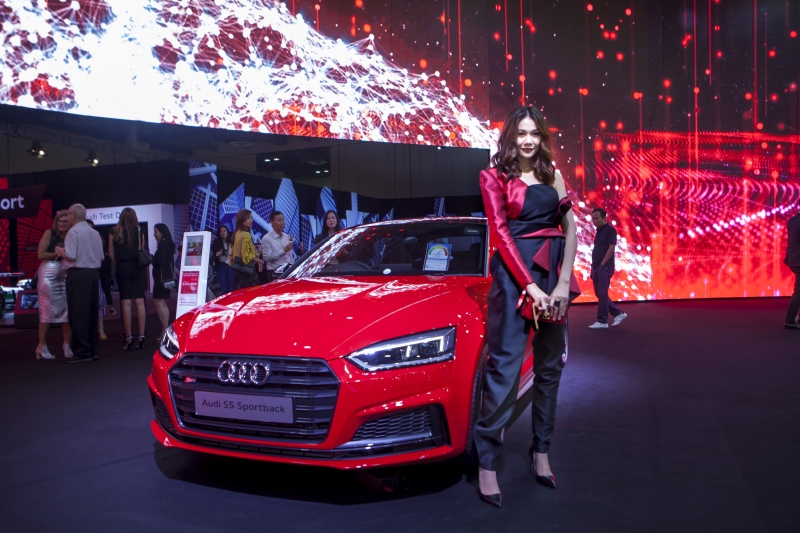 man nhan voi dan dai su audi tai trien lam audi brand experience 2018