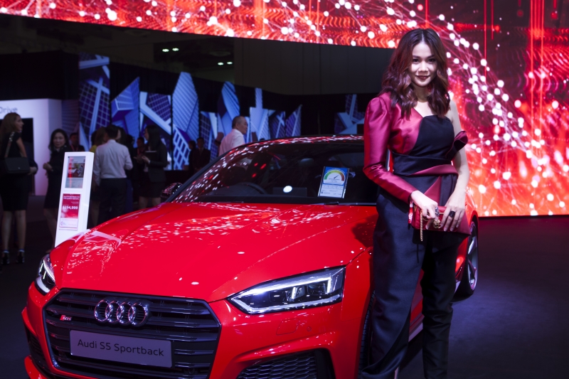 man nhan voi dan dai su audi tai trien lam audi brand experience 2018