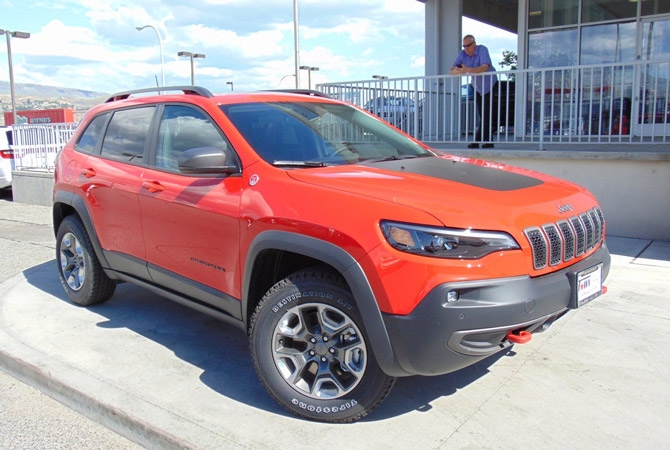 Top 10 xe bán tải và SUV địa hình tốt nhất thế giới