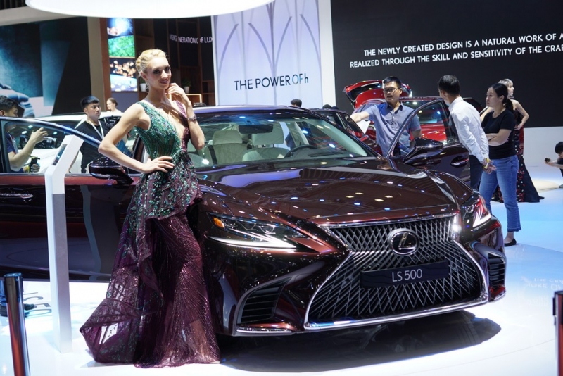 chiem nguong dan xe lexus tai vms 2018
