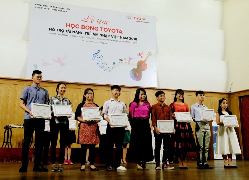Toyota trao 85 học bổng cho tài năng âm nhạc trẻ Việt Nam