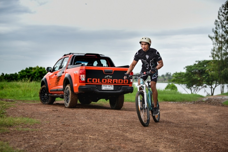 man nhan voi bo anh cuc chat cua chevrolet colorado storm va trailblazer