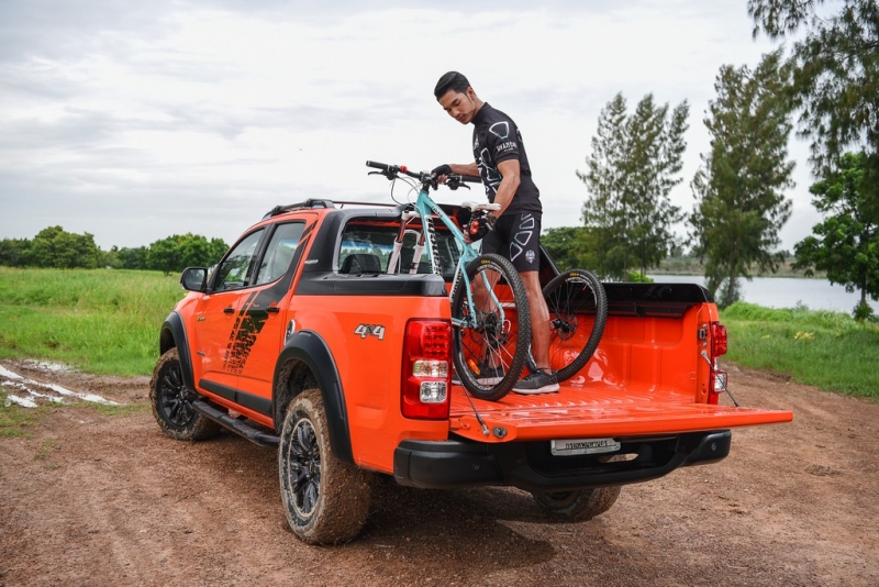 man nhan voi bo anh cuc chat cua chevrolet colorado storm va trailblazer