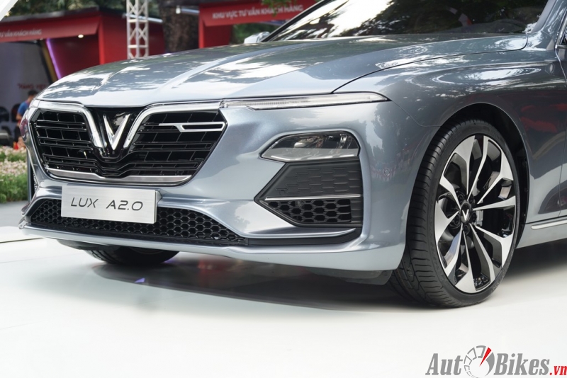can canh sedan hang sang vinfast lux a20 gia 880 trieu