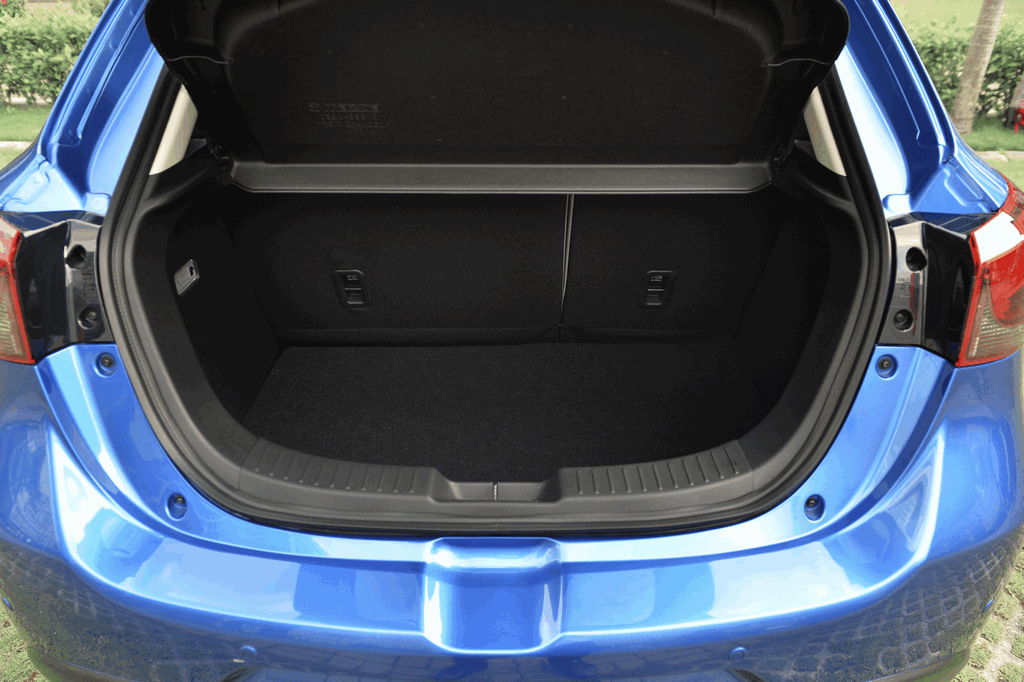 chum anh mazda2 2019 tai viet nam