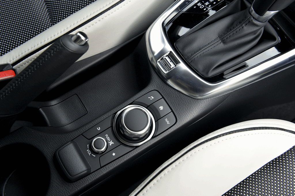 chum anh mazda2 2019 tai viet nam