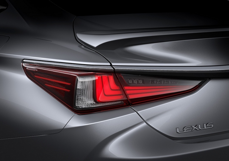 Lexus ES 250 2019 chào sân cuối năm, giá 2,5 tỷ đồng lexus es 250 2019 chao san cuoi nam gia 25 ty dong